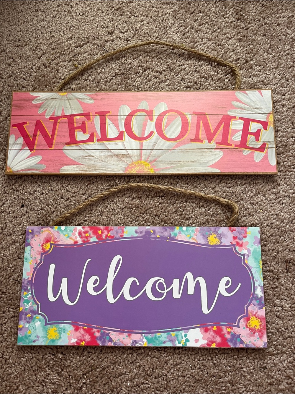 Set of 2 Hanging Welcome Signs